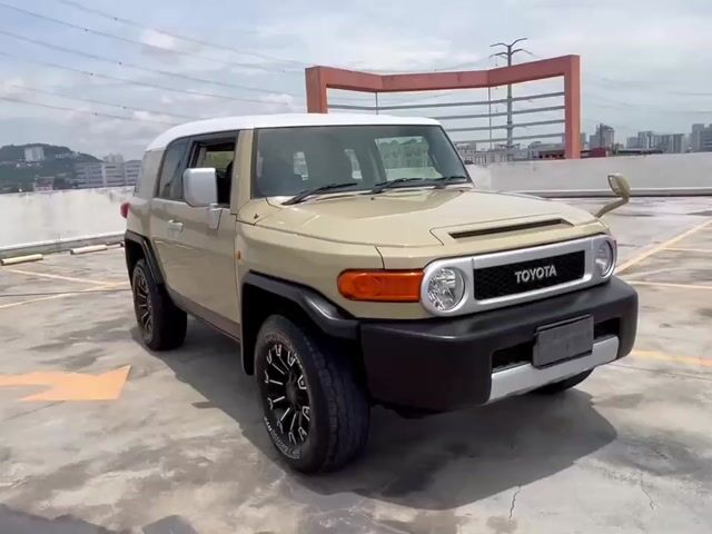 Toyota FJ CRUISER 4.0 FJ CRUISER (A) 5 YR WARRANTY - 1