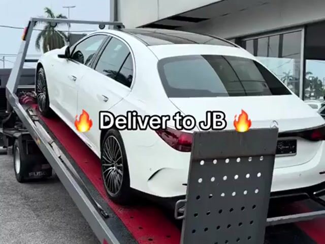 2025 MERDEKA Mercedes Benz E350e AMGLINE W214 - 1