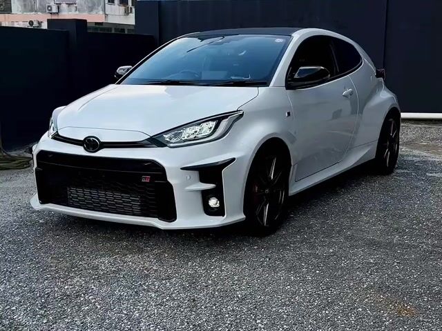 21 Toyota GR YARIS 1.6 RZ HIGH.P 13,000KM BIG OFF - 1