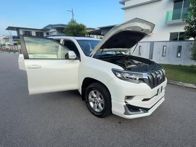 2017 Toyota LAND CRUISER PRADO 2.8 (GDJ150W) (A) - 1