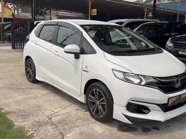 2018 Honda JAZZ 1.5 HYBRID FULL SERVICE FULL LOAN - 1