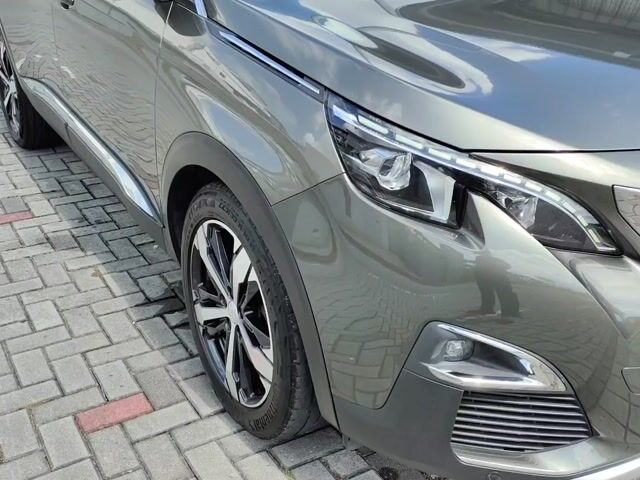 Peugeot 5008 1.6 THP (A) POWER BOOT REVERSE CAM - 1