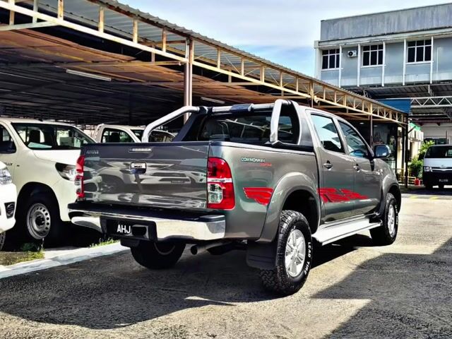 2010 Toyota HILUX 2.5 G MY05 KUN25R FACELIFT (M) - 1