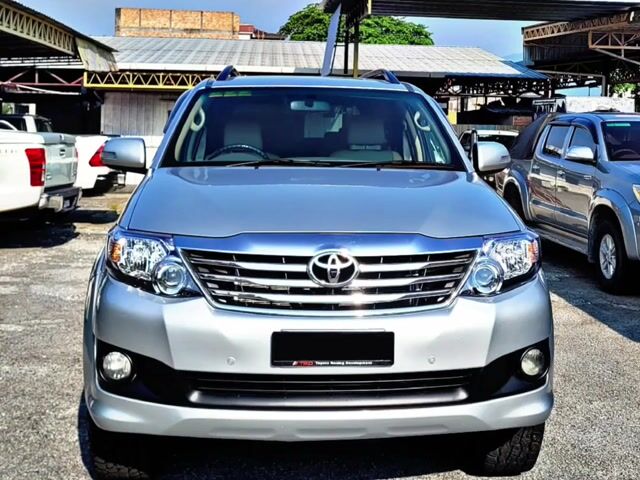 2013 Toyota FORTUNER 2.7 V FACELIFT (A) Tip top - 1