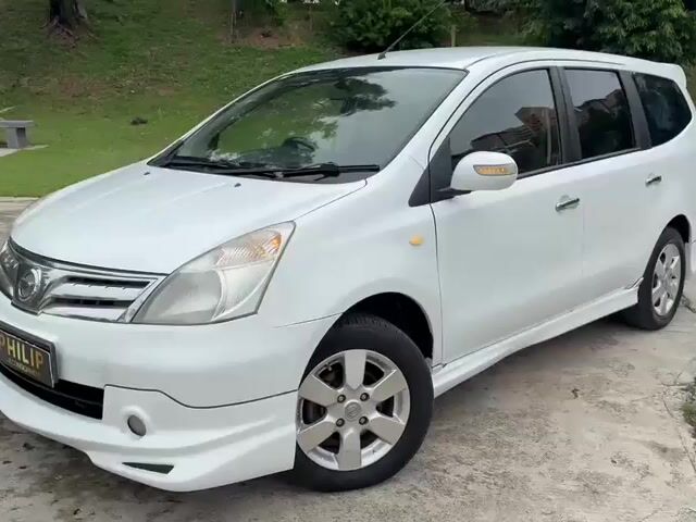 2012 NISSAN GRAND LIVINA 1.8 Cantik Boleh Loan Lgi - 1