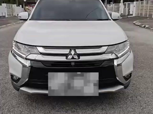 2018 Mitsubishi OUTLANDER 2.0 AWD (A)like new - 1