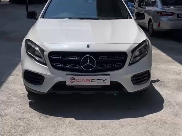 2018 Mercedes Benz GLA250 - WARRANTY - LOW MILEAGE - 1