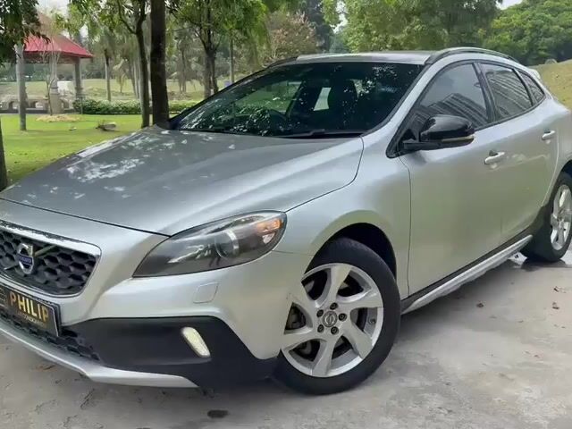 2015 VOLVO V40 CROSS COUNTRY T5 2.0 Still Can Loan - 1
