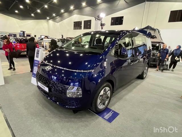 New CKD Hyundai Staria Prestige 2.2d 7 seater - 1