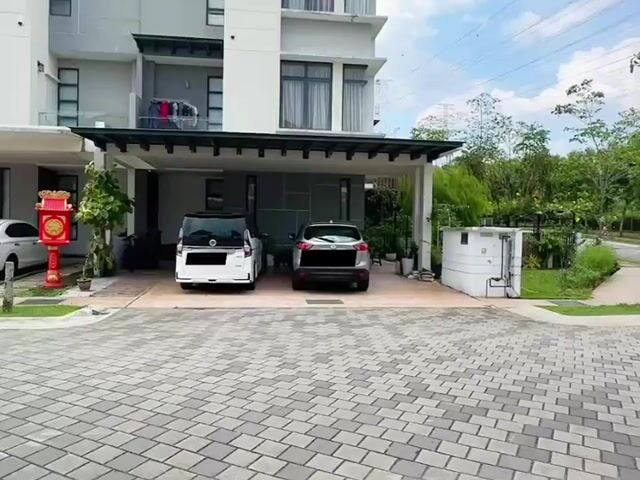 Video Image 1