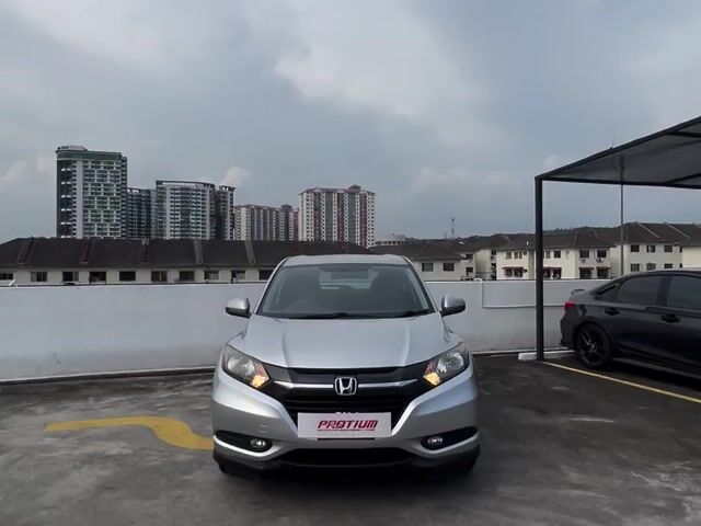 2016 Honda HR-V E-Spec 1.8 (A)B/ListBolehLoanKedai - 1