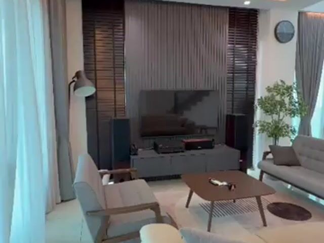Video Image 1