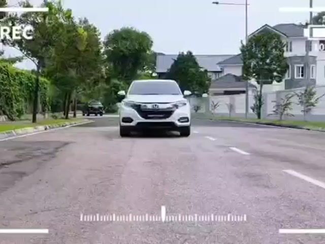 JAN 2021 HONDA HR-V 1.8 New Facelift V High Spec - 1