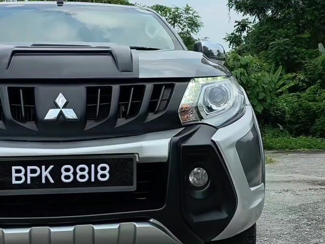 2017 Mitsubishi TRITON 2.4 VGT A/T PREMIUM (A) - 1