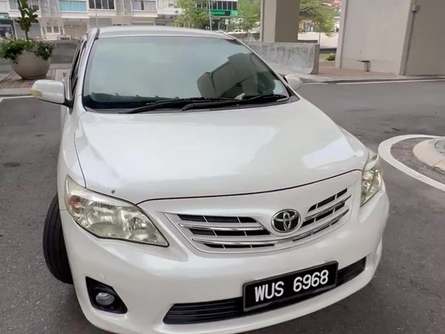 2011 Toyota COROLLA ALTIS 1.8 E ONE OWNER TIP TOP - 1