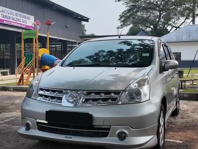 2011 Nissan GRAND LIVINA 1.8 CLASSIC/COMFORT MC - 1