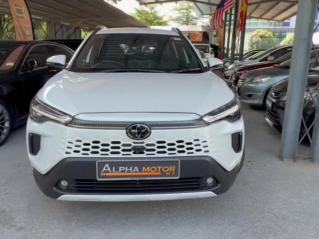 2025 Toyota COROLLA CROSS 1.8 V (A)MILEAGE 4200 KM - 1