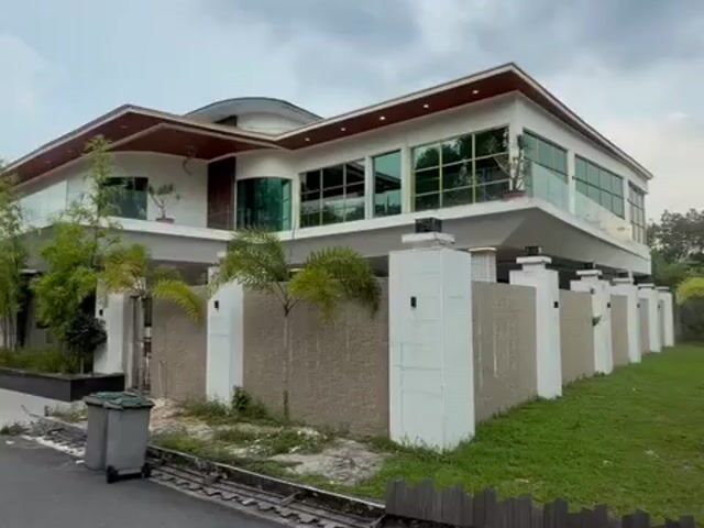 Video Image 1