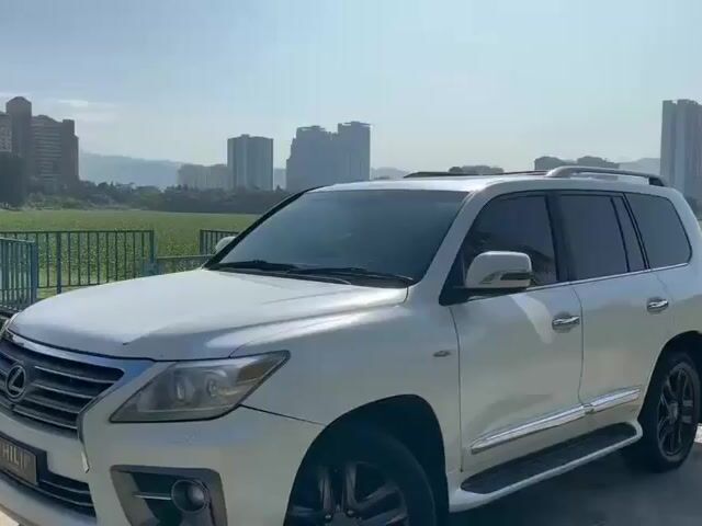 2010 LEXUS LX570 5.7 (A) Tiptop Condition Can Loan - 1
